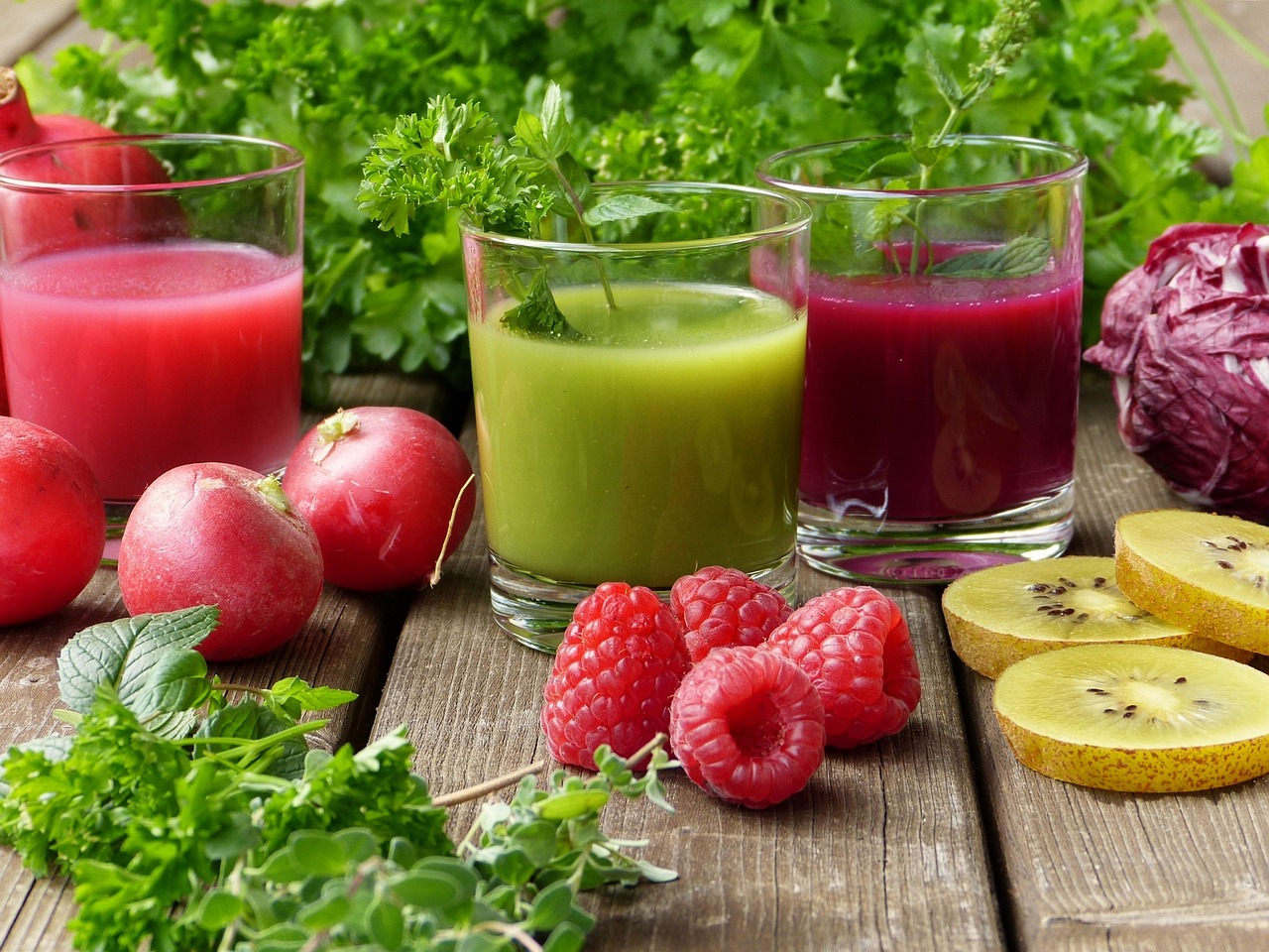 Image of fruits, vegetables and juices.